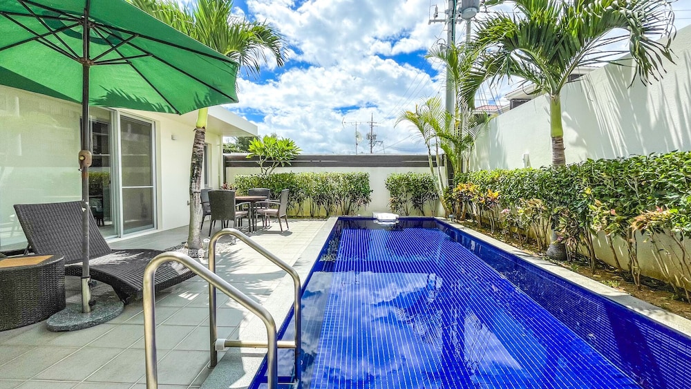Private pool