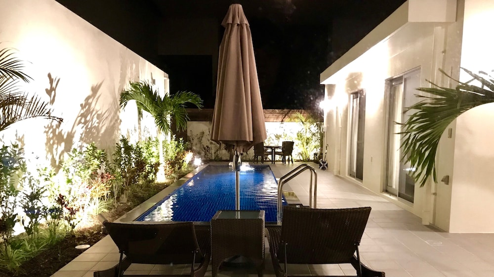 Private pool