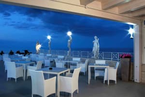 thumbnail: Restaurant
