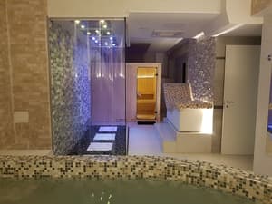 thumbnail: Interior
