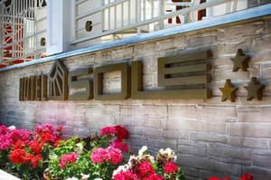 thumbnail: Exterior detail