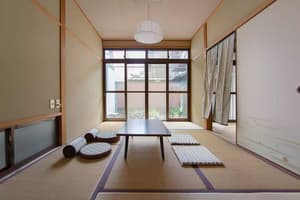 thumbnail: In-room dining