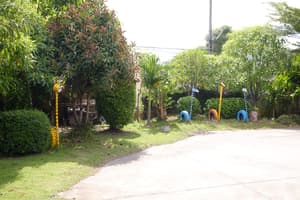 thumbnail: Property grounds