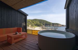 thumbnail: Deep soaking bathtub