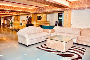 thumbnail: Lobby sitting area