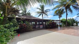 thumbnail: Poolside bar