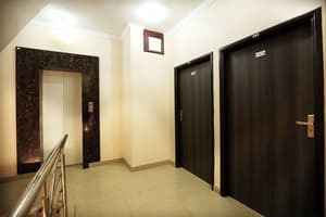 thumbnail: Hallway