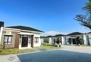 thumbnail: Outdoor pool