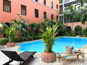 thumbnail: Front of property
