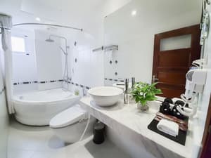 thumbnail: Interior detail
