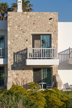 thumbnail: Exterior