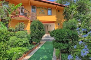 thumbnail: Exterior