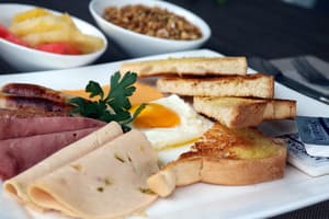 thumbnail: Breakfast area