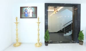 thumbnail: Interior entrance