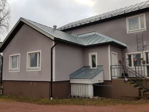 thumbnail: Front of property