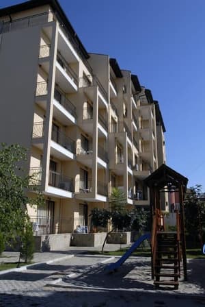 thumbnail: Front of property
