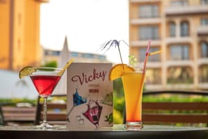 thumbnail: Bar (on property)