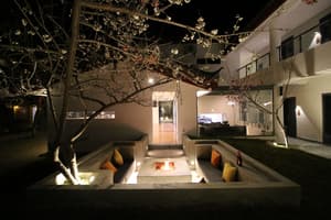 thumbnail: Courtyard