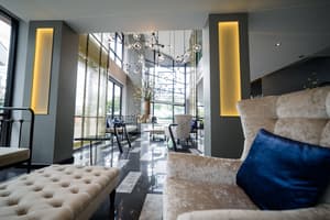 thumbnail: Lobby sitting area