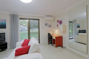 thumbnail: Front of property