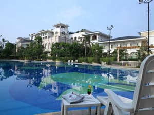 thumbnail: Outdoor pool