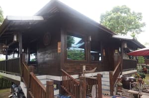 thumbnail: Exterior detail