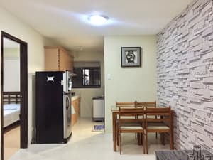 thumbnail: In-room dining