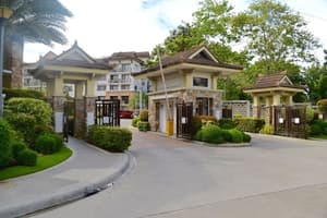 thumbnail: Front of property