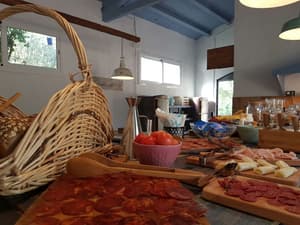 thumbnail: Bar (on property)