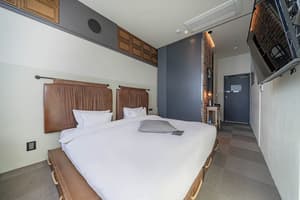 thumbnail: Room