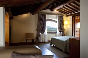 thumbnail: In-room dining