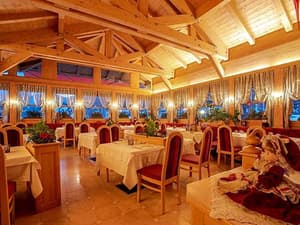 thumbnail: Restaurant