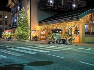 thumbnail: Restaurant