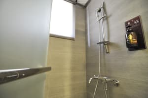 thumbnail: Bathroom shower