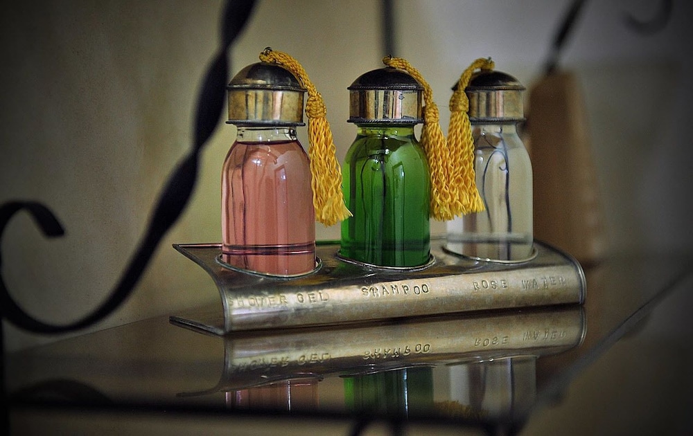 Bathroom amenities