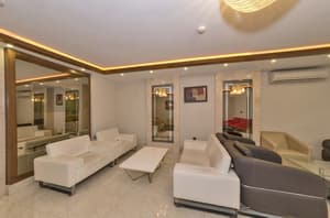 thumbnail: Lobby sitting area