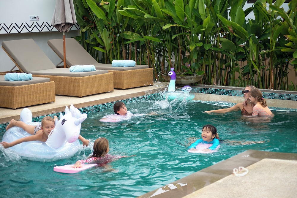 Swimming pool-spa