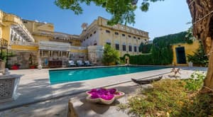 thumbnail: Front of property