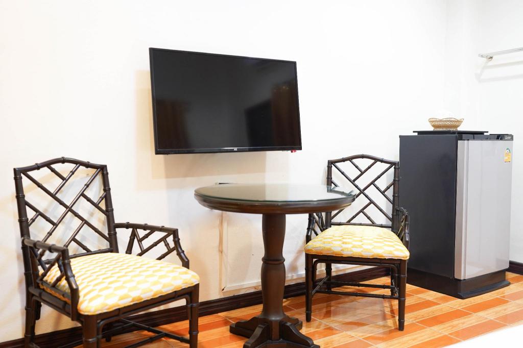 cafe5a8cecee4554e674043d422eea11.jpg
