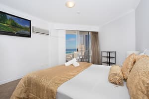 thumbnail: In-room dining