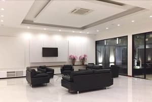 thumbnail: Lobby sitting area
