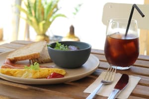 thumbnail: Cafe