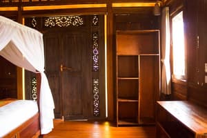 thumbnail: Interior detail