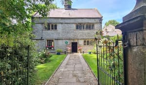 thumbnail: Front of property