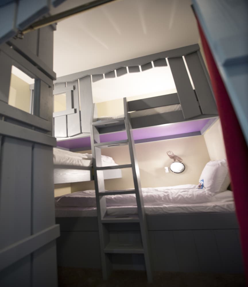 Children's theme room