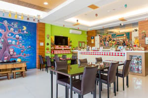 thumbnail: Restaurant