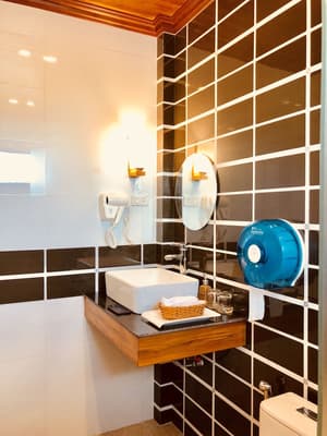 thumbnail: Bathroom sink