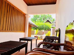 thumbnail: Interior entrance