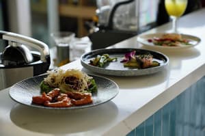 thumbnail: Restaurant