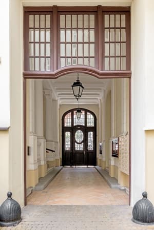 thumbnail: Property entrance
